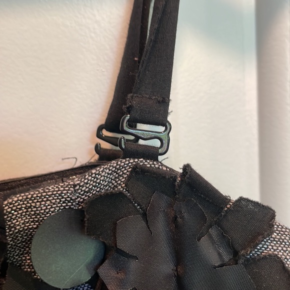 Little Black MM Couture dress with textured flowers and pockets! Size M - Picture 6 of 7